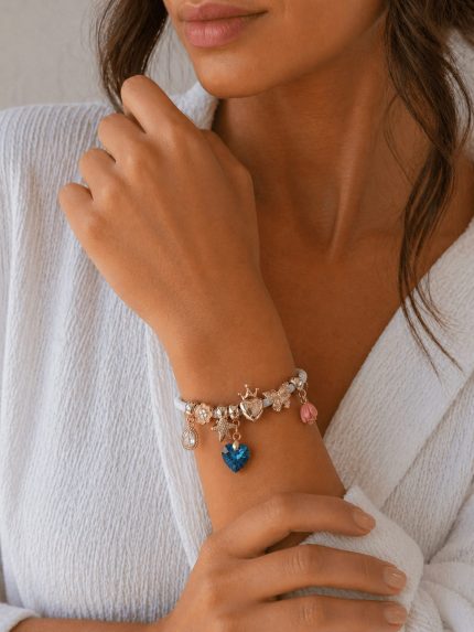 Βραχιόλι με Λευκό Κορδόνι και Charms Κρυστάλλινη Καρδιά