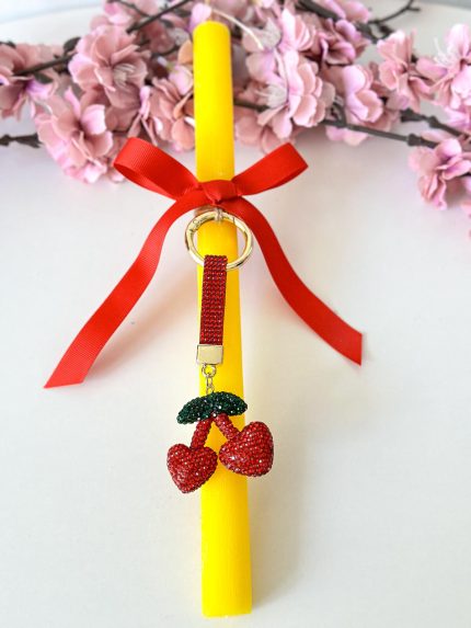 Χειροποίητη Αρωματική Λαμπάδα με Κυλινδρικό Κερί και Μπρελόκ Καρδούλες Κερασάκια