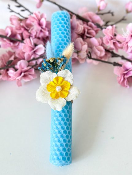 Χειροποίητη Αρωματική Λαμπάδα Μελισσοκέρι με Αποξηραμένα Λουλούδια (Γαλάζιο)