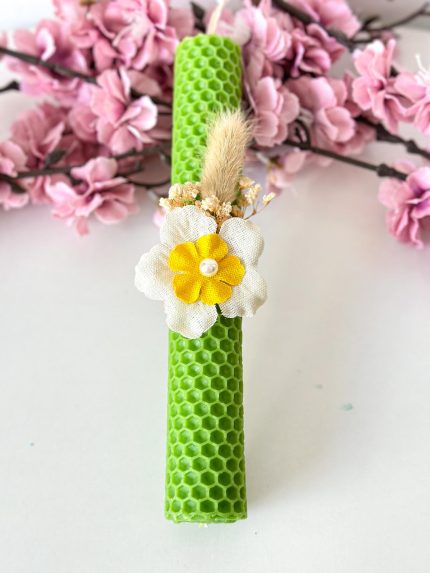 ροποίητη Αρωματική Λαμπάδα Μελισσοκέρι με Αποξηραμένα Λουλούδια (Πράσινο)