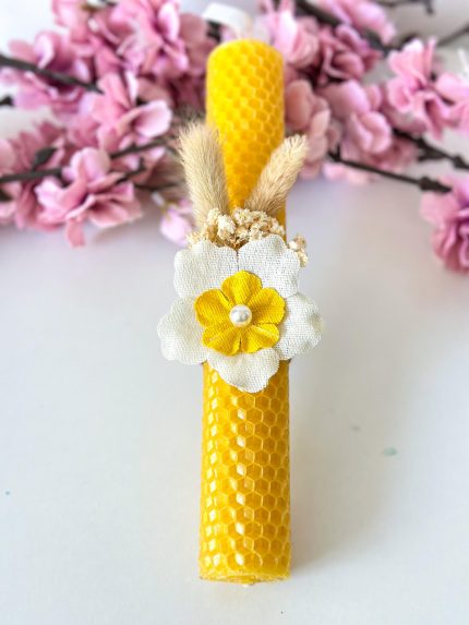 Χειροποίητη Αρωματική Λαμπάδα Μελισσοκέρι με Αποξηραμένα Λουλούδια (Κίτρινο - Λευκό)