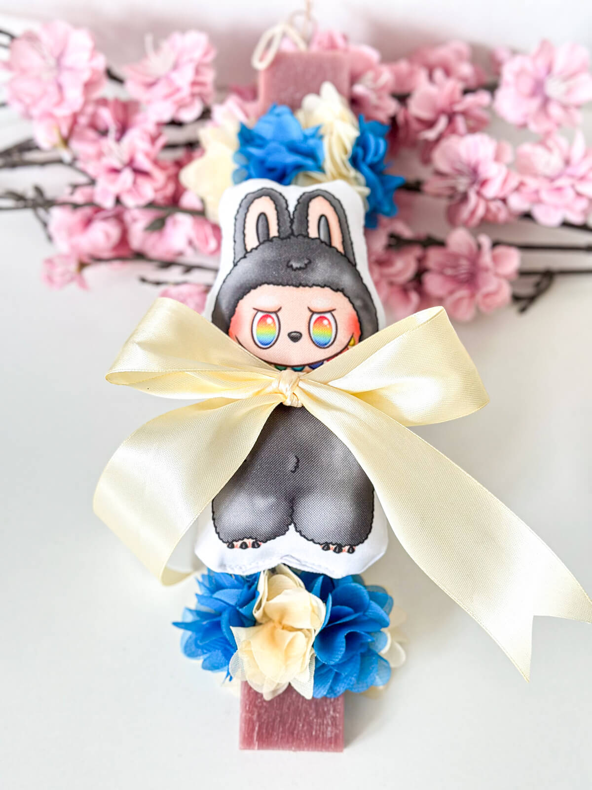 Χειροποίητη Αρωματική Λαμπάδα LaBubu Γκρι Χειροποίητη Αρωματική Λαμπάδα LaBubu Γκρι